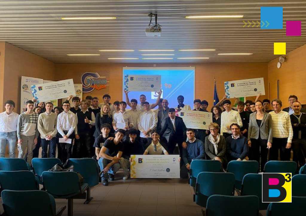 Foto di Gruppo Studenti Istituto Sobrero premiati da BCUBE
